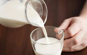 Нужно молоко взрослым людям?